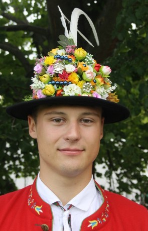 hb) ozdoba klobouku svobodných mužů
