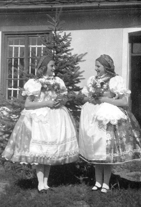 kroj z Brna-Slatiny b, historické foto