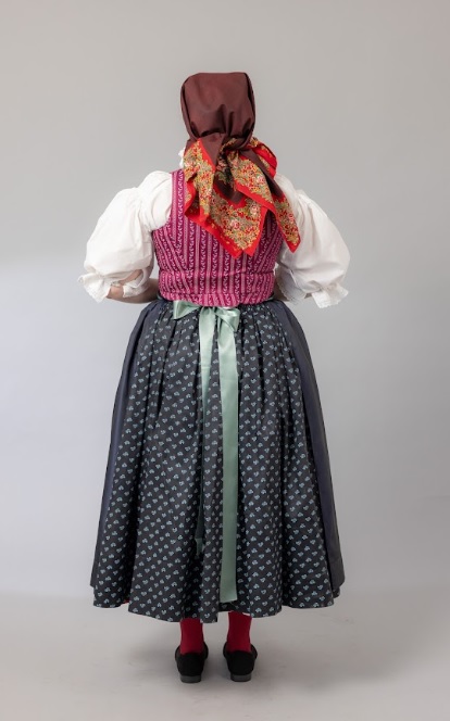 lb podoba kroje před rokem 1848